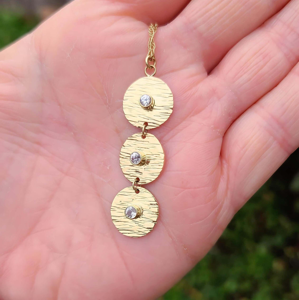 Sincerely Ginger Jewelry 14K Textured White Sapphire Necklace in Yellow Gold