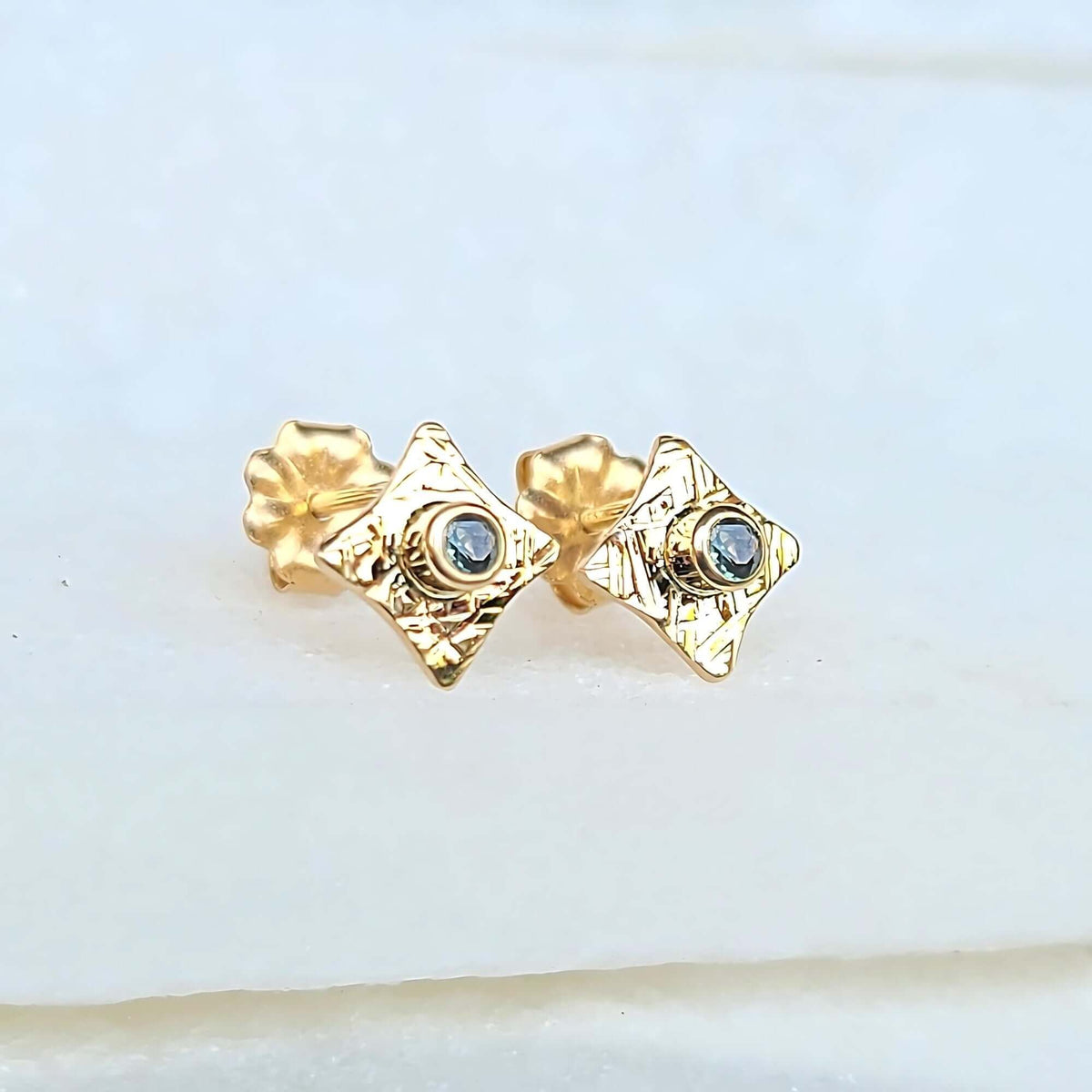 Sincerely Ginger Jewelry 14K Organic Hammered Alexandrite Stud Earrings in Yellow Gold