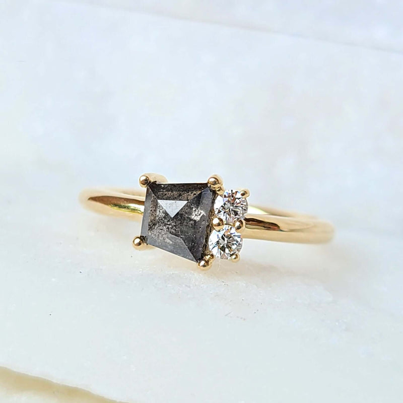 Sincerely Ginger Jewelry 14K Trapezoid Salt & Pepper Diamond Rings with White Diamond Accents Engagement Ring in Yellow Gold