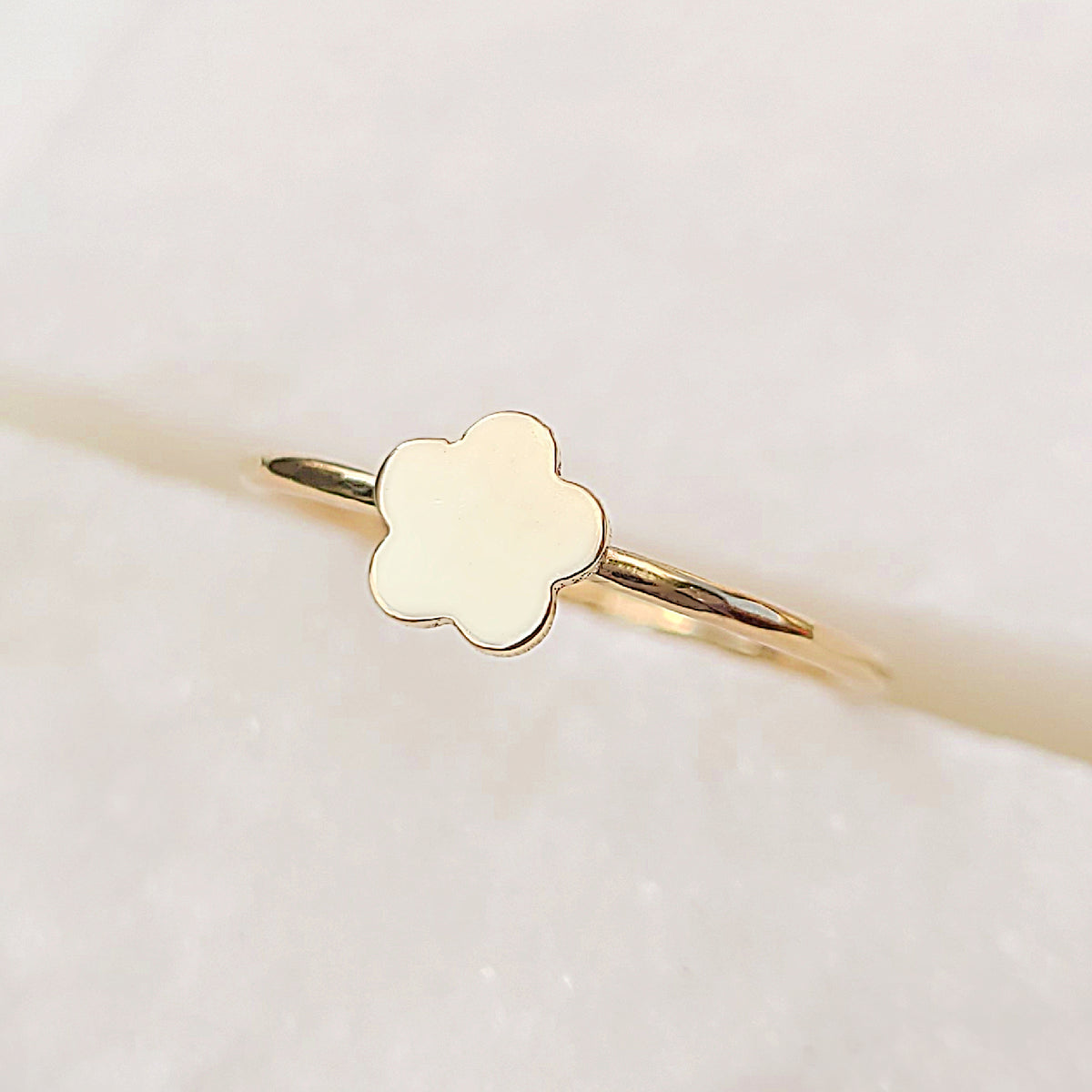 Sincerely Ginger Jewelry 14K Minimalistic Daisy Ring in Yellow Gold