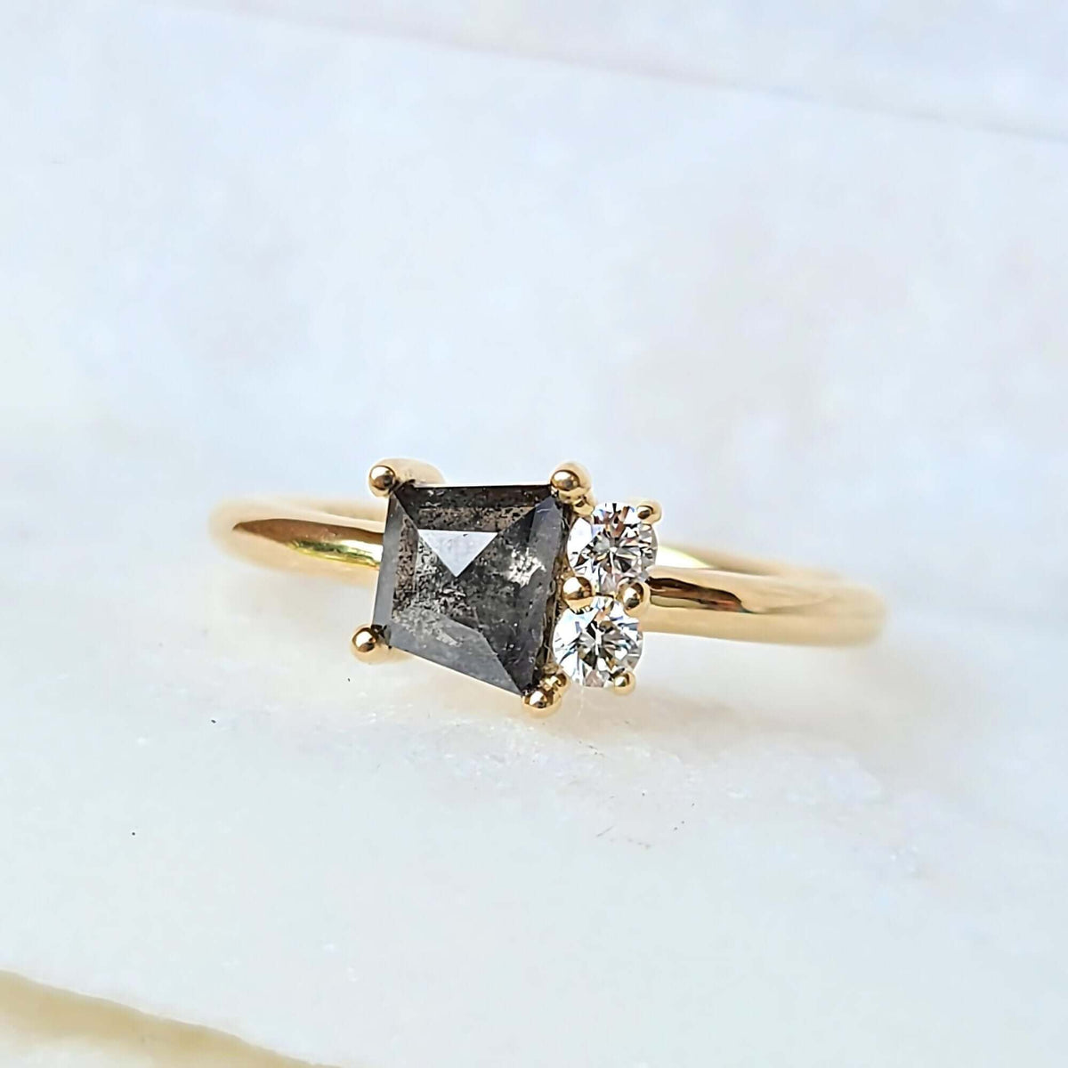 Sincerely Ginger Jewelry 14K Trapezoid Salt & Pepper Diamond Rings with White Diamond Accents Engagement Ring in Yellow Gold