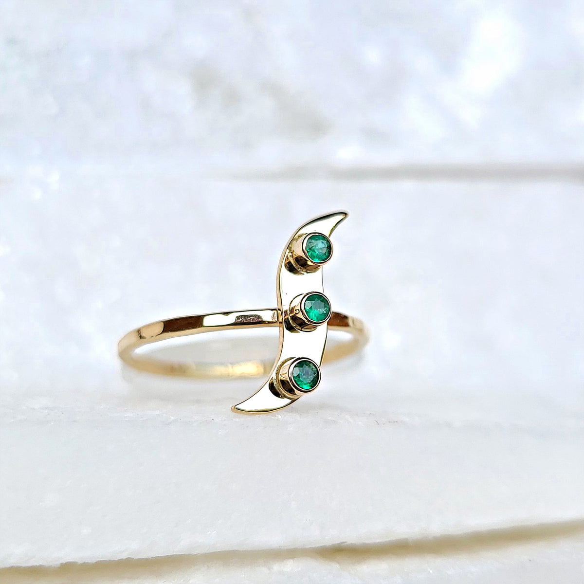 Sincerely Ginger Jewelry 14K Elegant Emerald Wave Ring in Yellow Gold