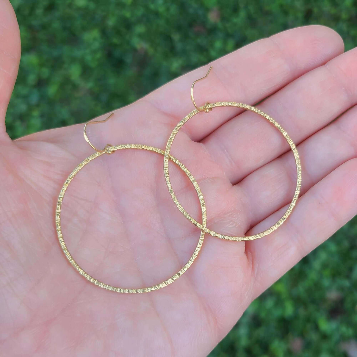 Sincerely Ginger Jewelry 14K Textured Hoop Earrings in Yellow Gold