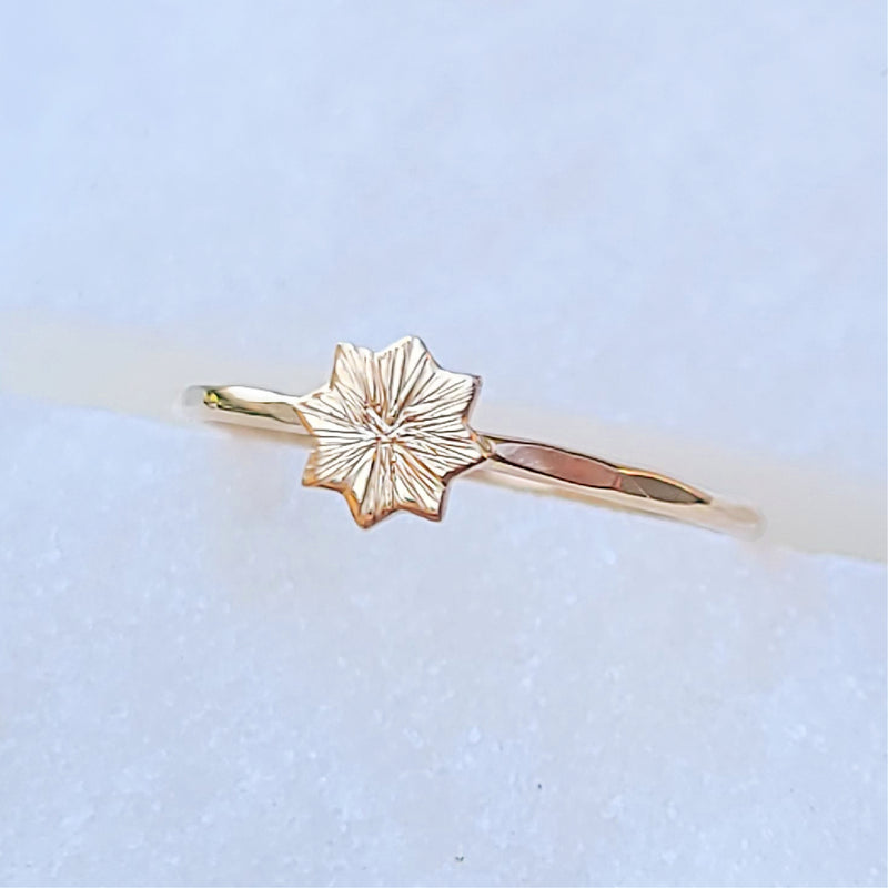 Sincerely Ginger Jewelry 14K Burst Minimalistic Ring in Yellow Gold