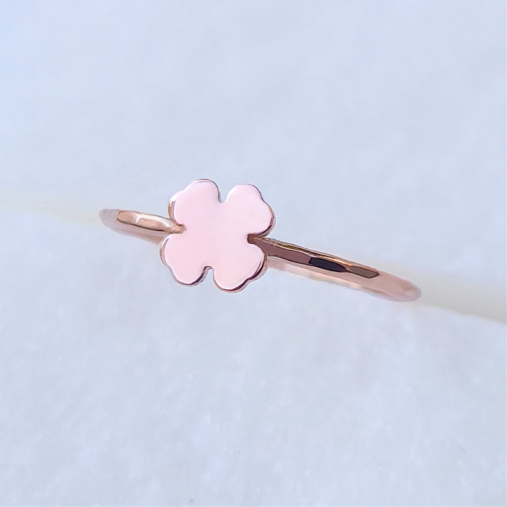 Sincerely Ginger Jewelry 14K Minimalistic Clover Ring in Rose Gold