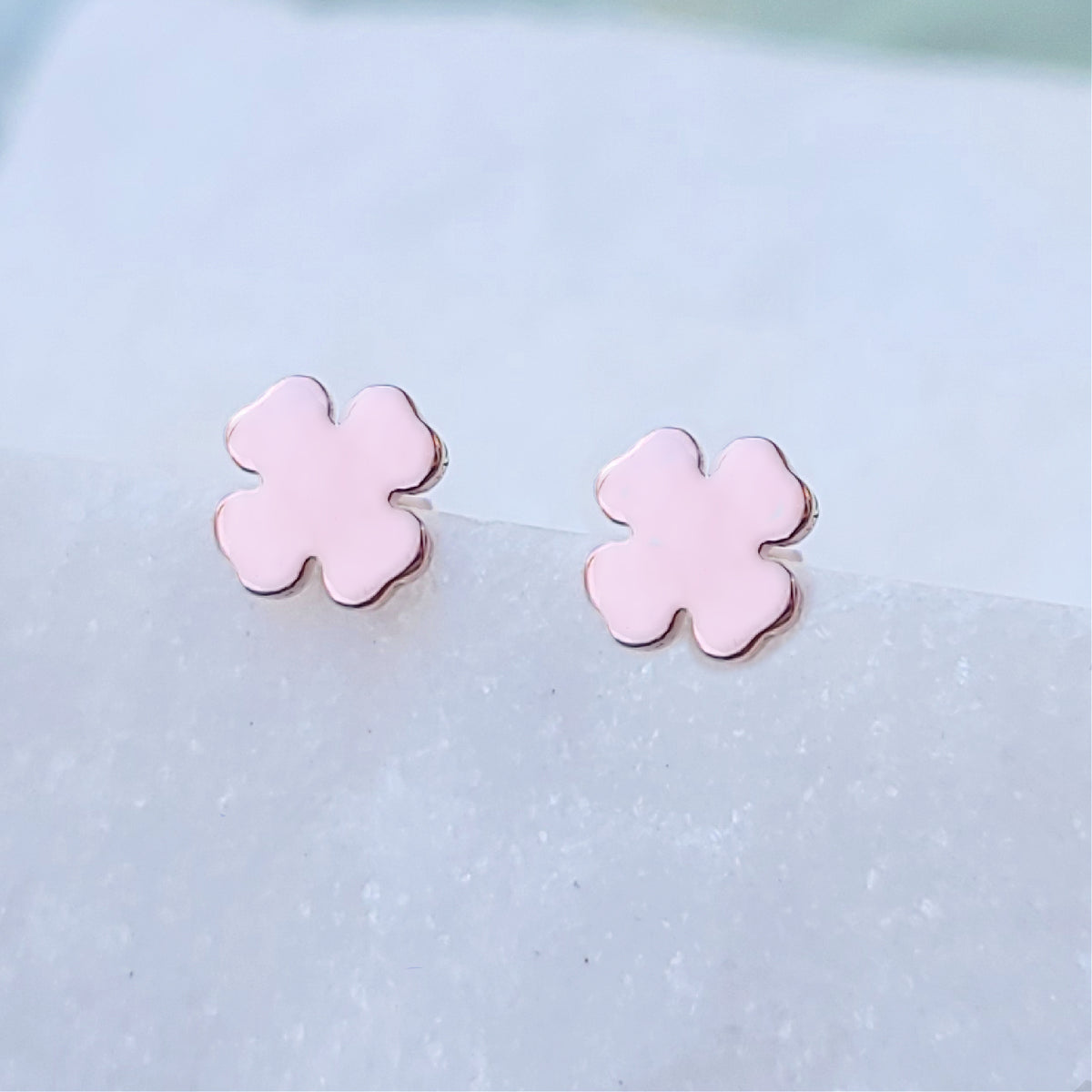 Sincerely Ginger Jewelry 14K Minimalistic Clover Stud Earrings in Rose Gold
