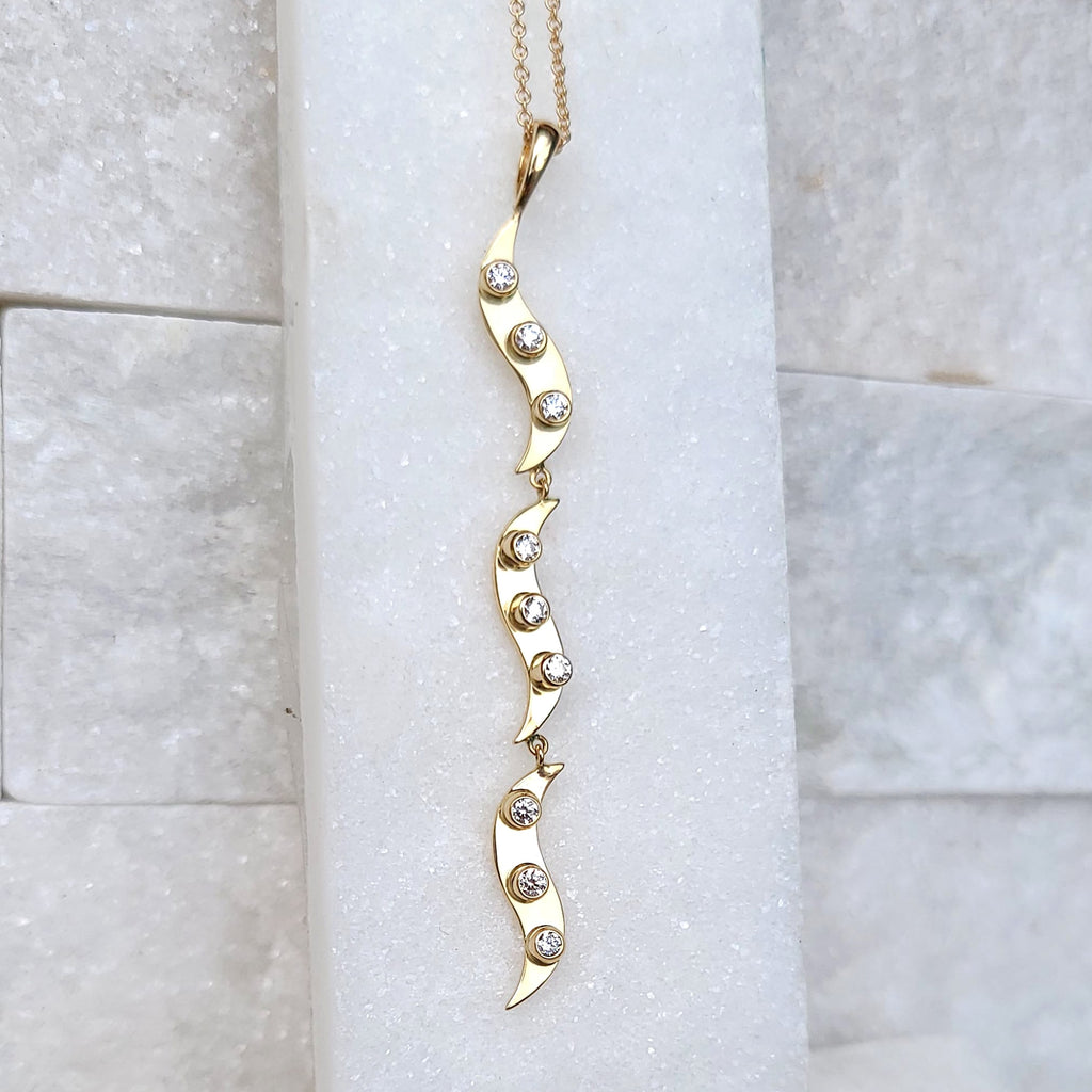 Sincerely Ginger Jewelry 14K Elegant Yellow Gold Triple Diamond Wave Necklace